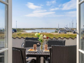 Apartment Idunn - 100m to the inlet by Interhome